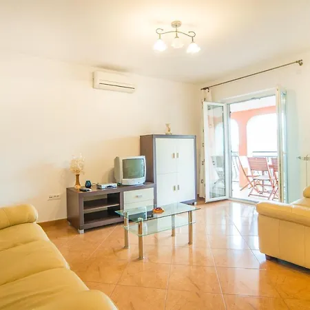 Leone 270 Apartman