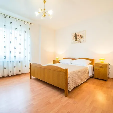 Leone 270 Rovinj