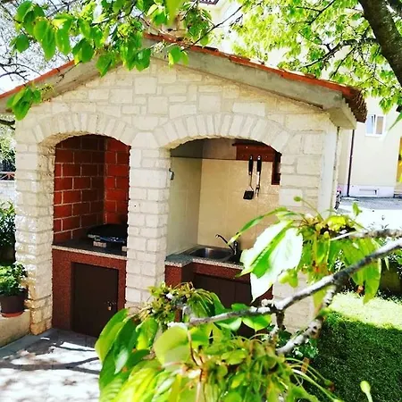 Apartman Leone 270 *